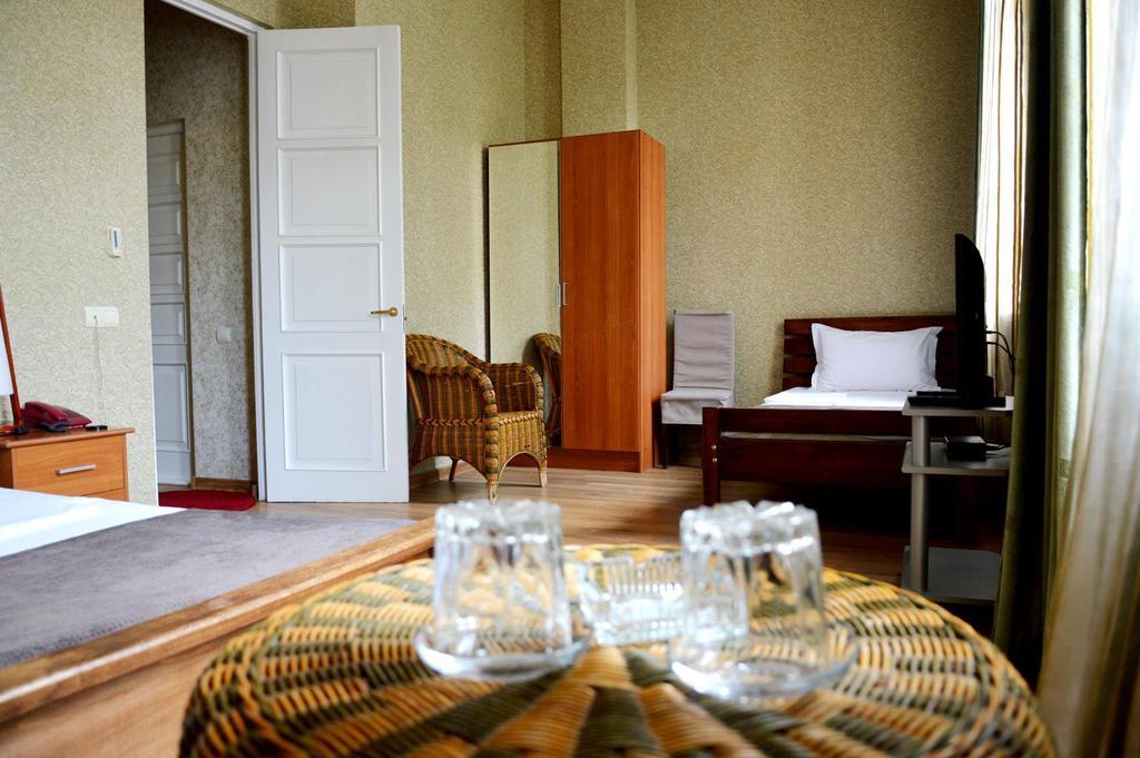 Argo Palace Tbilisi Værelse billede